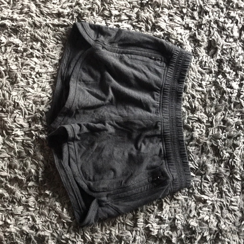 Lululemon Shorts, size 4